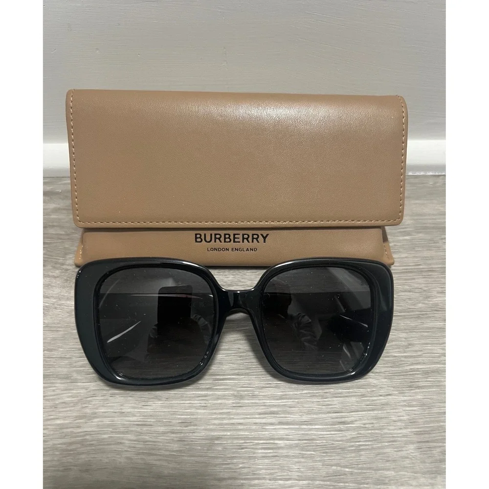 Burberry Helena BE4371 Sunglasses Black Polarized Gradient‎ Lenses